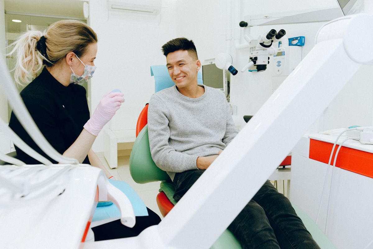 IA para clínicas dentales en Granada en una consulta dental